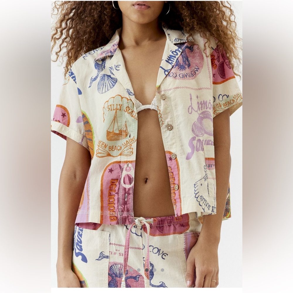 NWT BDG Del Rey Souvenir Button-Down Top